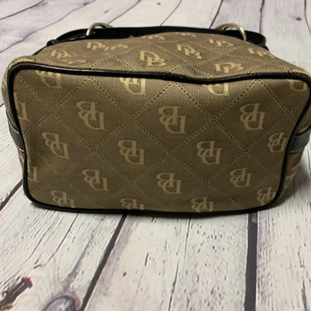 Women’s Dooney & Bourke Signature Quilted Hobo Bag